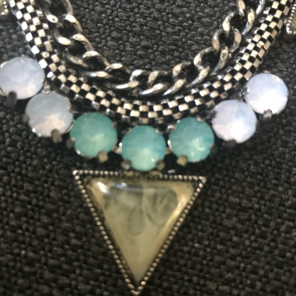 Statement necklace - Picture 3 of 5